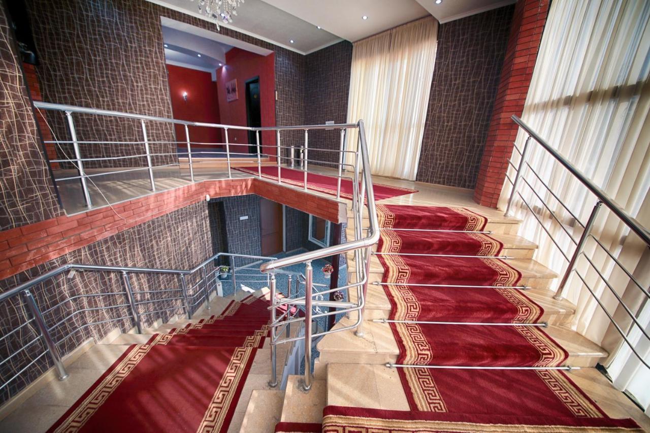Hotel Tamari 库塔伊西 外观 照片