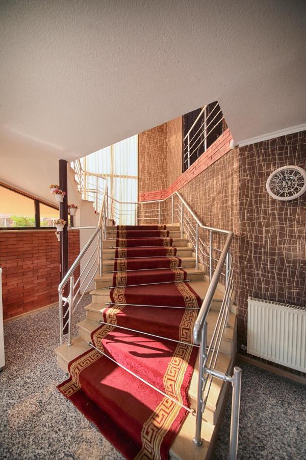 Hotel Tamari 库塔伊西 外观 照片
