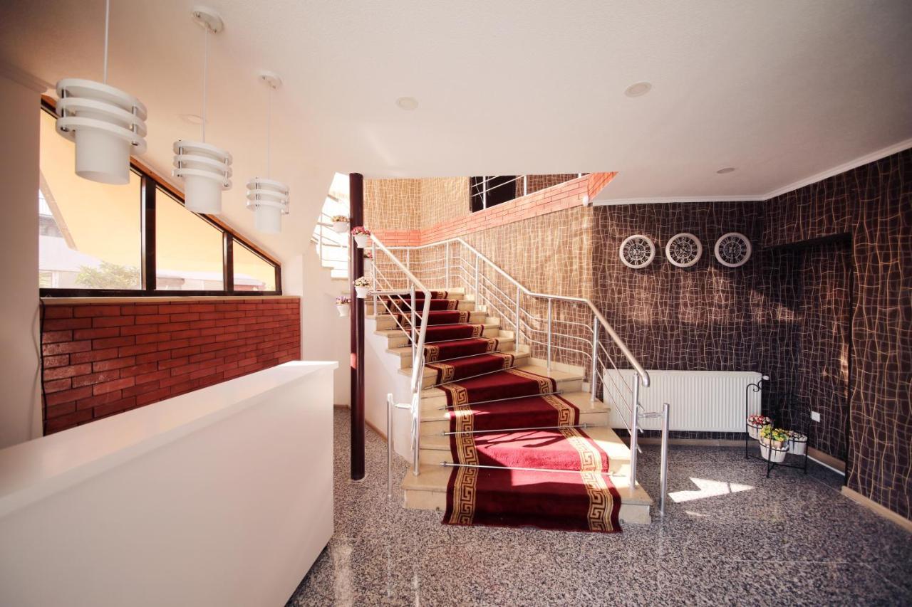Hotel Tamari 库塔伊西 外观 照片