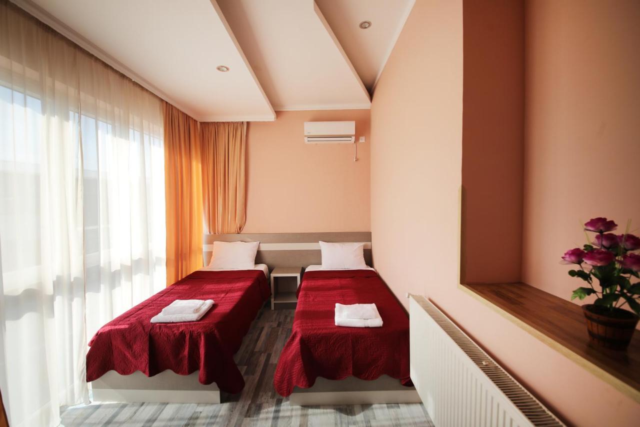 Hotel Tamari 库塔伊西 外观 照片