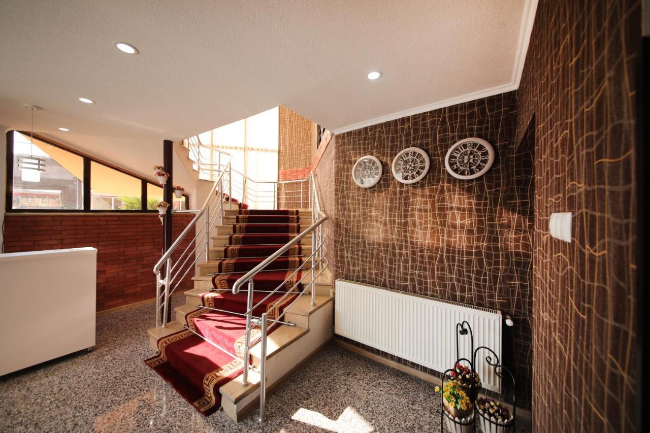 Hotel Tamari 库塔伊西 外观 照片